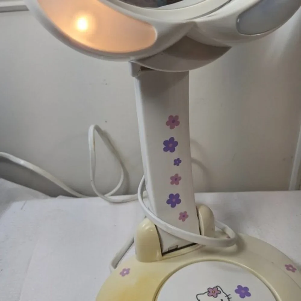 Hello Kitty Lighted Make-Up Mirror vanity magnifying electric‎ folding Emerson